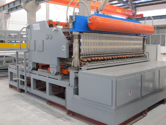 Largeur à haute fréquence 3000mm Mesh Welding Machine For 6mm