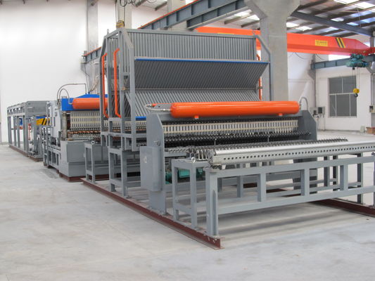 Le double panneau de barrière a soudé la machine de soudure de grillage pour 2500mm