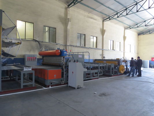 Le moteur servo de contrôle de PLC a soudé la soudeuse de Mesh Making Machine Roll Spot