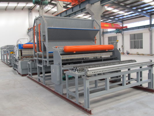 Machine multi automatique de soudage par points de point de la longueur 6000mm pour le grillage